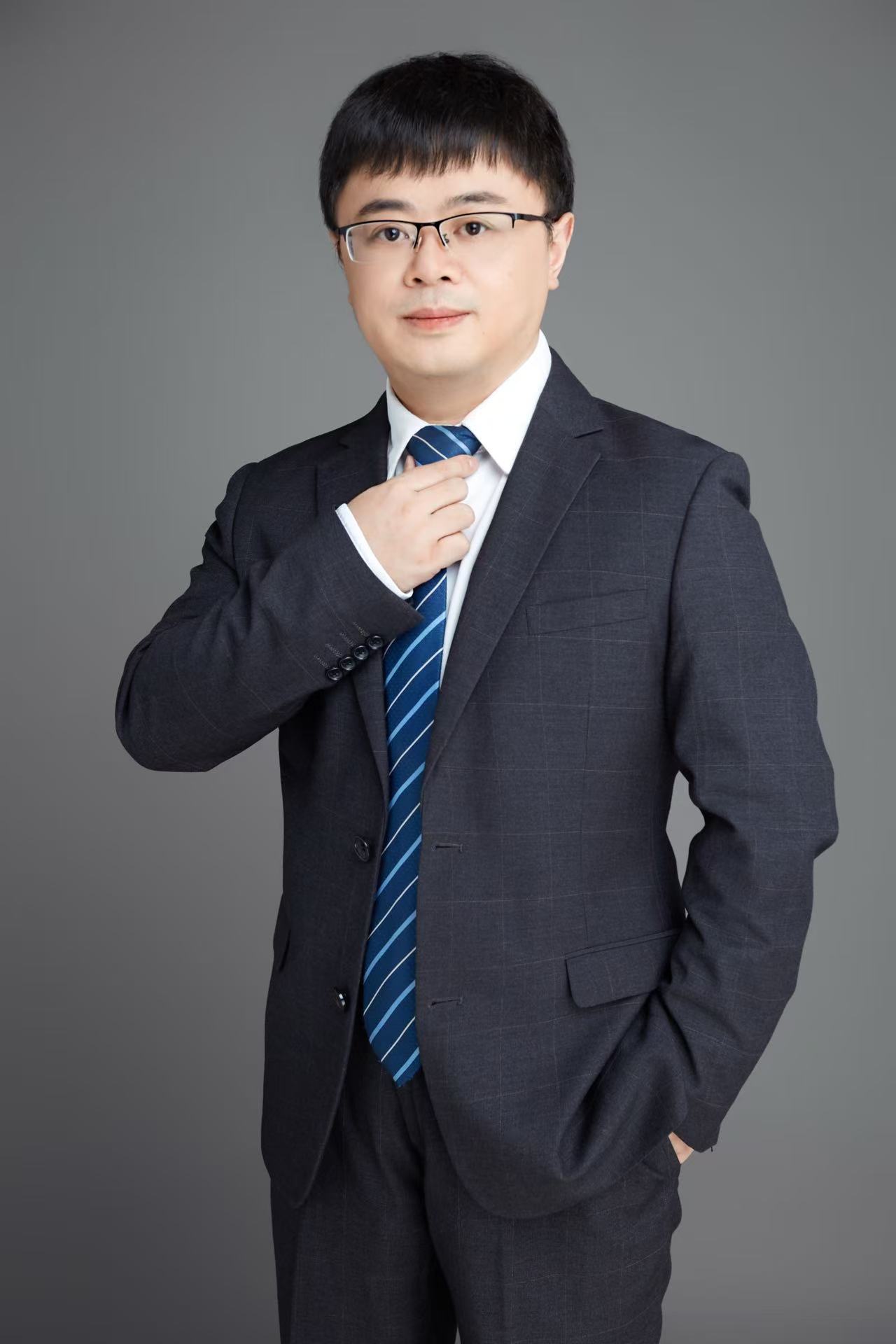 英语老师曾金.jpg 英语老师曾金.jpg